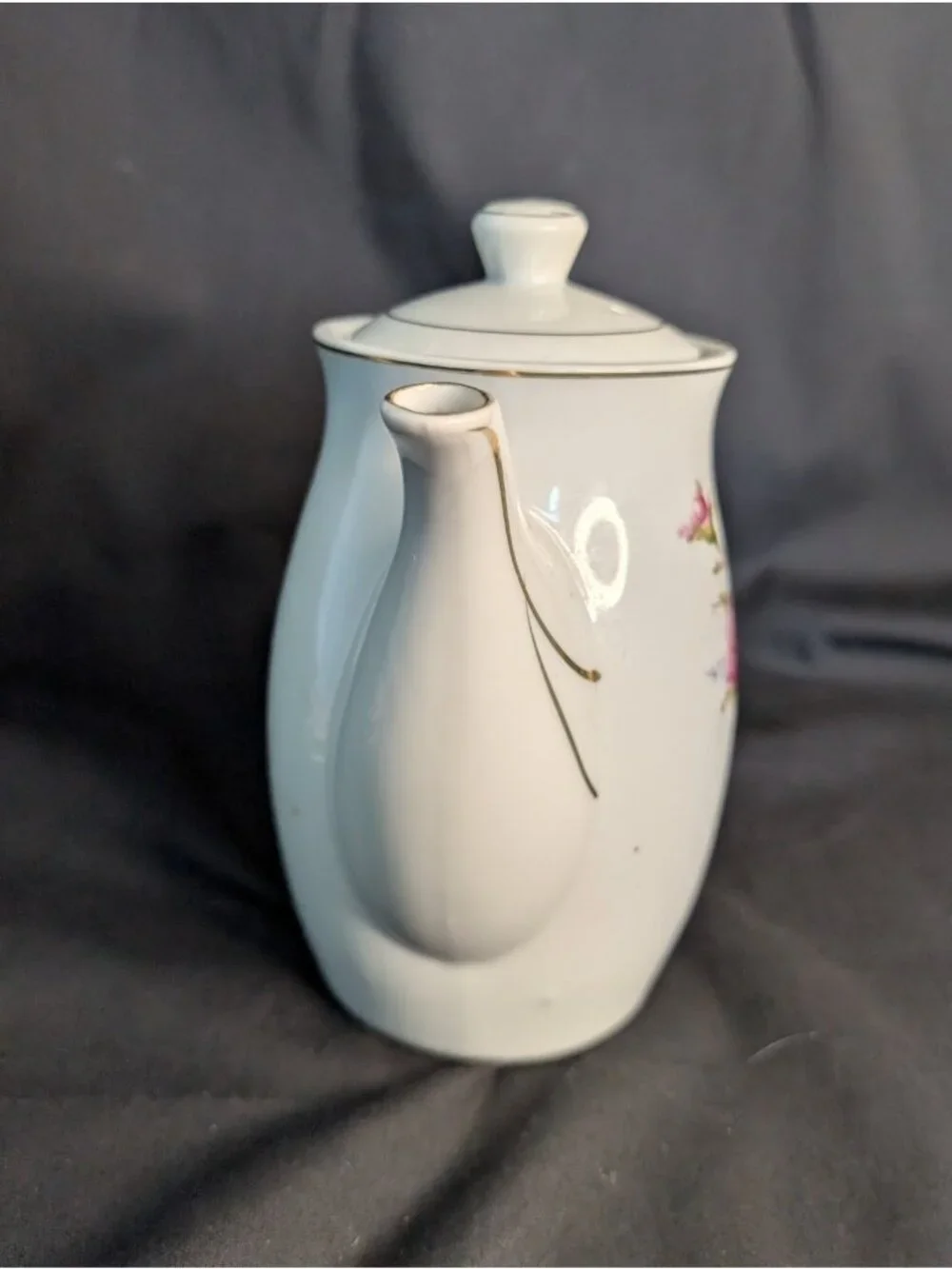 Royal Sealy lovely piece